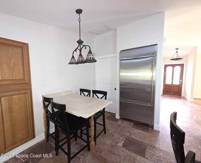 Building Photo - 190 Sea Crest Dr