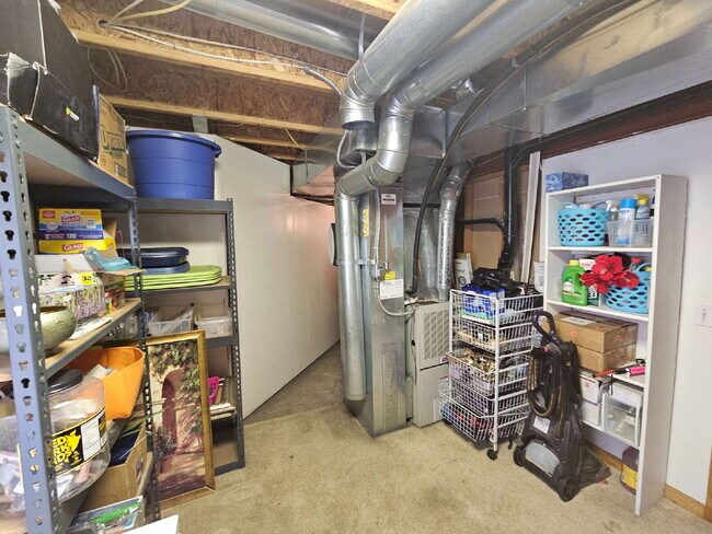 Building Photo - 5 Bedroom/ 4 Bath Two-Story in Governors Place
