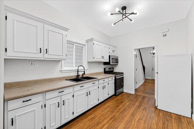 Building Photo - 5153 Cologne Ave