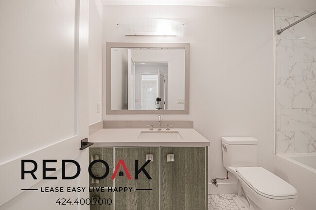 Building Photo - 1168 S Barrington Ave