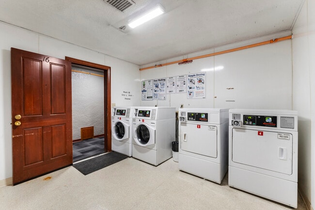 Building Photo - 403 1/2 Garfield St S-19