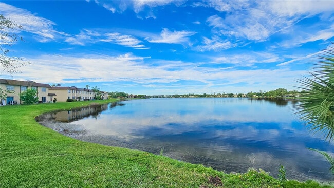 Building Photo - 416 Lakeside Dr