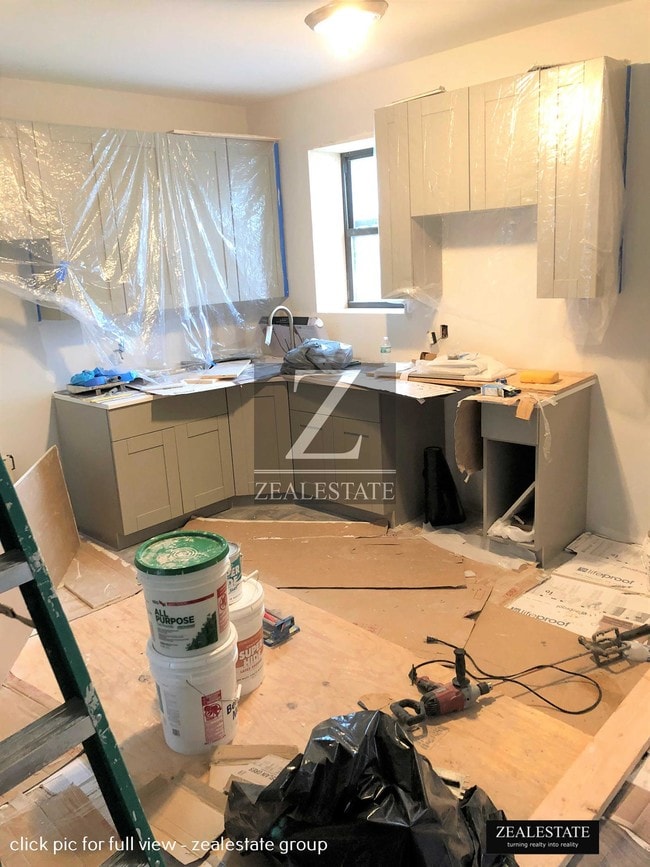 Building Photo - 2472 3rd Avenue