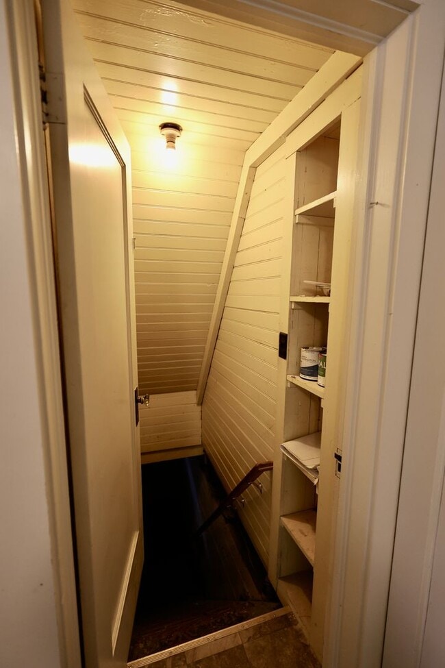 Building Photo - Available Now – Downtown Winters Bungalow