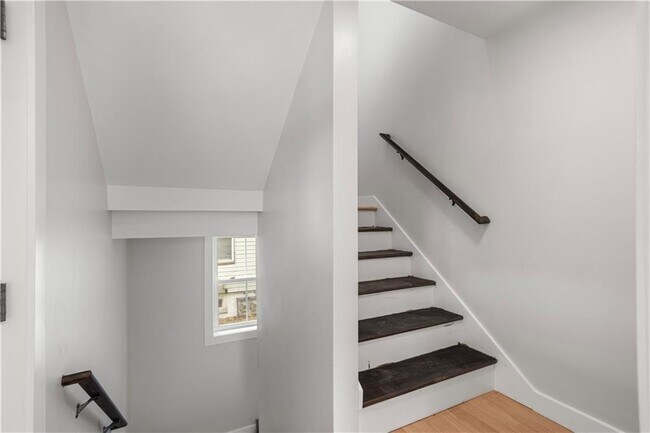 Building Photo - 90 Berkshire St