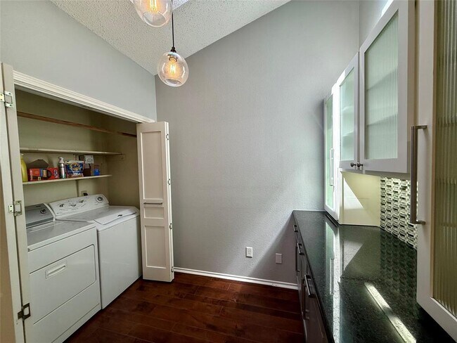 Building Photo - 2305 Rick Whinery Dr