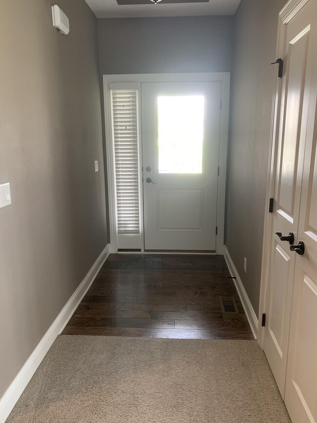 Building Photo - 16008 Springbrook Trl