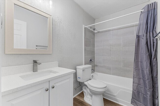 Building Photo - Homestead Duplexes