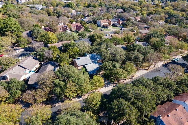 Building Photo - 1604 Cinnamon Path