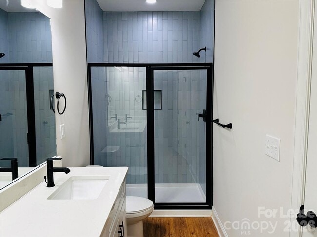 Building Photo - 525 N Linwood Ave