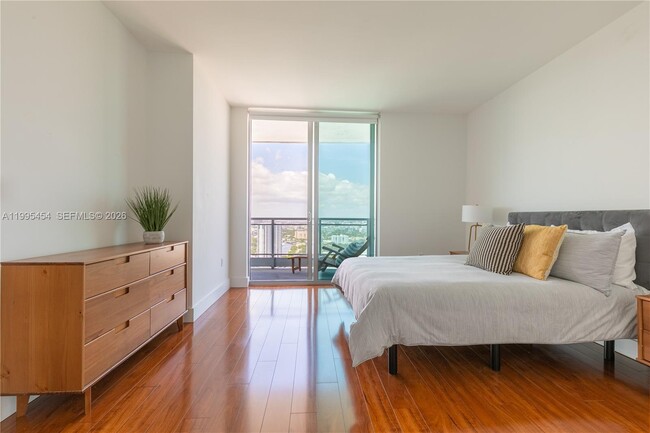 Building Photo - 90 SW 3rd St