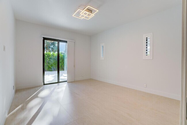 Building Photo - 14036 N Miller Dr