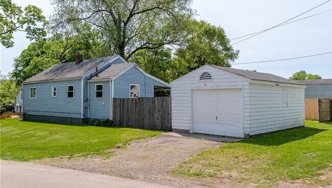Building Photo - 57 Walbrook Ave