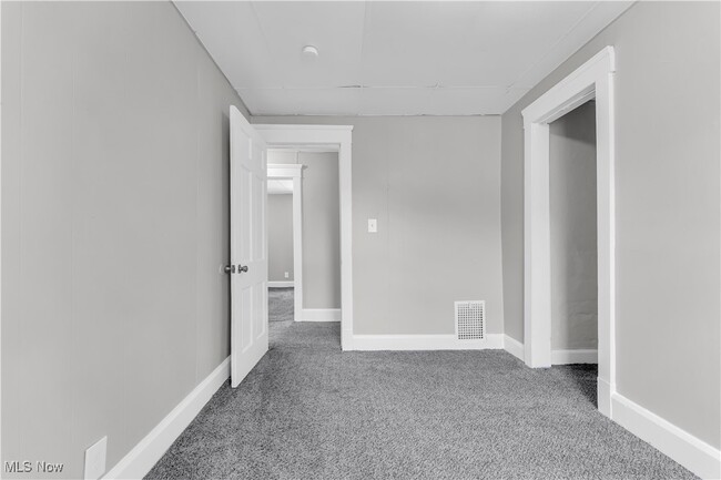 Building Photo - 352 7th St