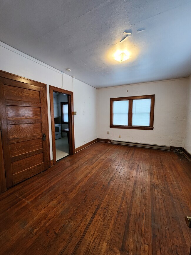 Building Photo - 810 9th Ave
