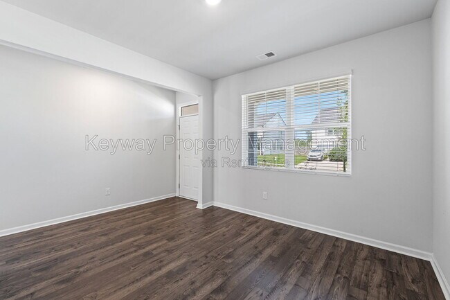 Building Photo - 504 Myrtle Crst