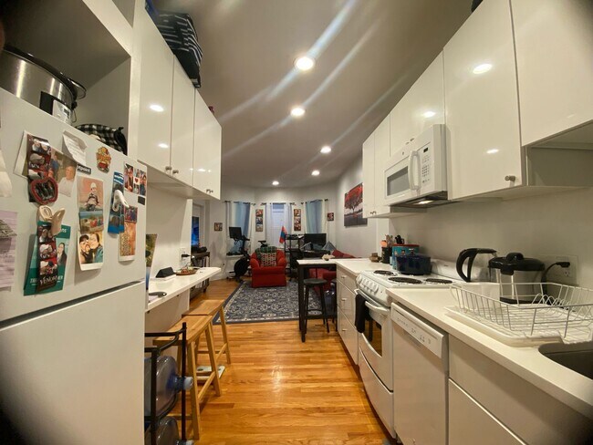 Building Photo - 55 Westland Ave