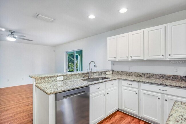 Building Photo - 15016 Heronglen Dr