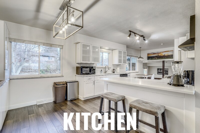 Building Photo - 2860 S Golden Way