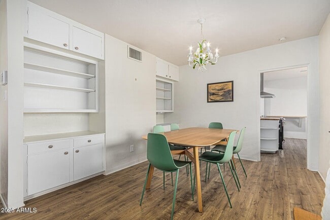 Building Photo - 1416 S College Ave