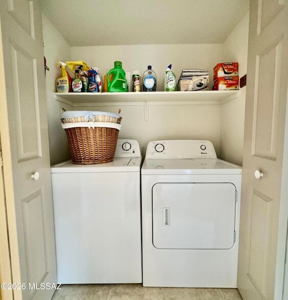 Building Photo - 5855 N Kolb Rd