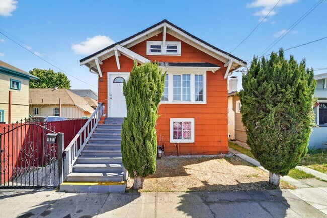 Primary Photo - 4114 E 17th St