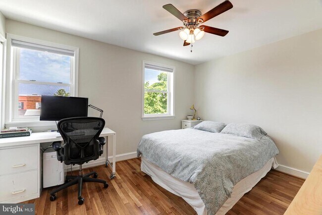 Building Photo - 241 Lynhaven Dr