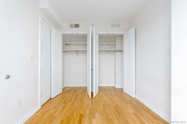 Building Photo - 500 4th Ave