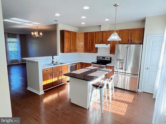 Building Photo - 439 Amelanchier Ct