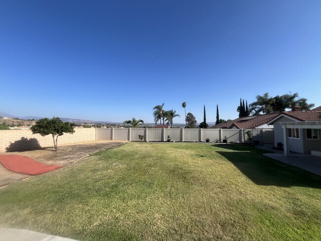 Building Photo - 6843 Grove Ave