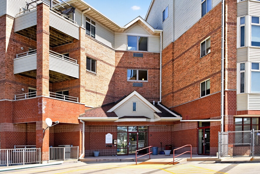 Building Photo - 301 Harbour Town Dr