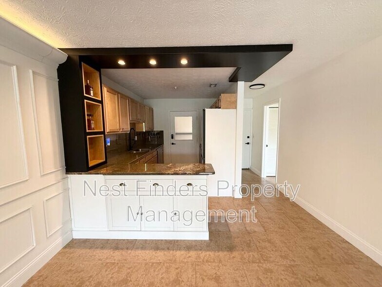 Building Photo - 4975 San Jose Blvd
