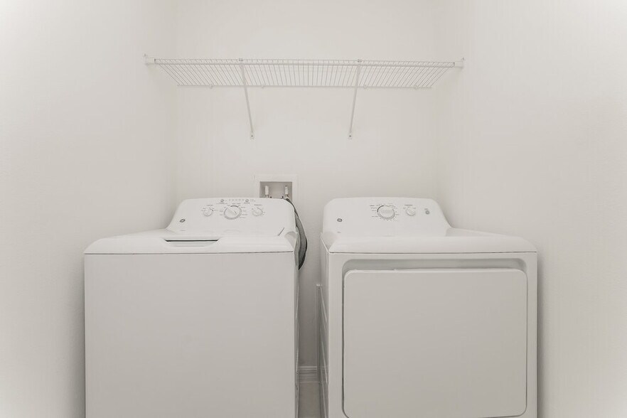 Building Photo - 2129 Great Sapphire Ln