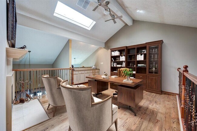 Building Photo - 5141 Del Monte Dr