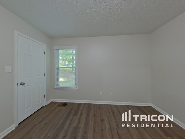 Building Photo - 325 Cypress Ln