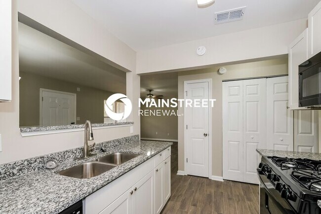 Building Photo - 3 Bedroom Pet-Friendly Home in Stockbridge, GA with Main Street Renewal