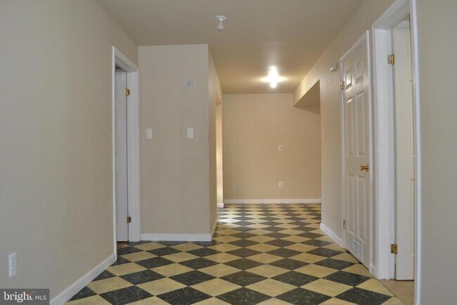 Building Photo - 5413 Silver Maple Ln