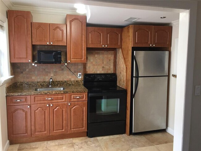 Building Photo - 115 Antiquera Ave