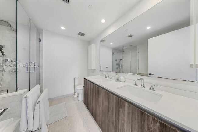 Building Photo - 488 NE 18th St