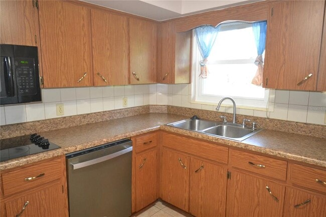 Building Photo - 2471 Sumatran Way