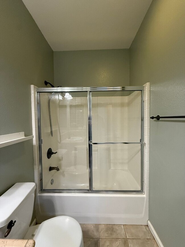 Building Photo - Beautiful Large Two Story Home is Centrall...
