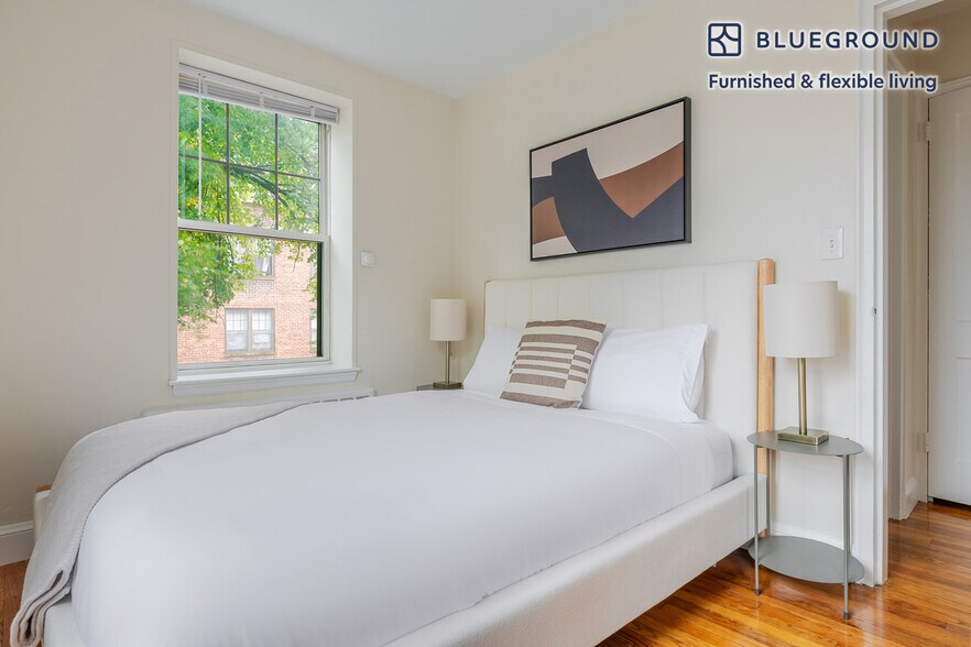 Building Photo - 264 Harvard St