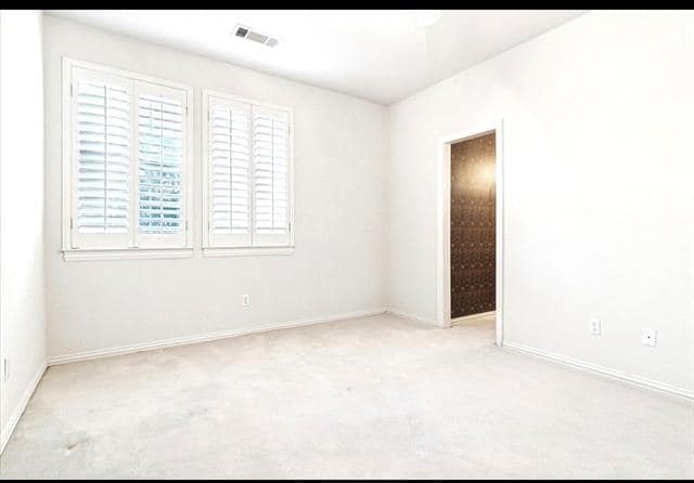 Building Photo - 1410 Biltmore Ct