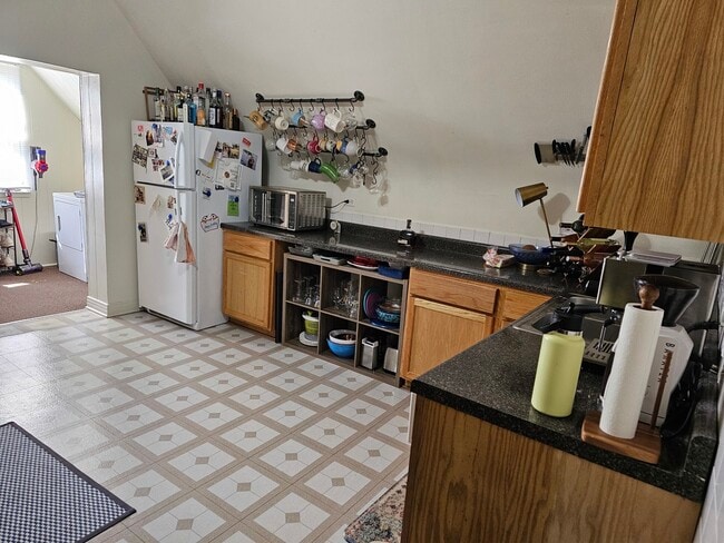 Building Photo - 3040 N Clybourn Ave