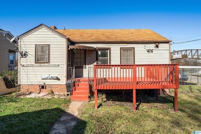 Building Photo - 621 Valley Rd