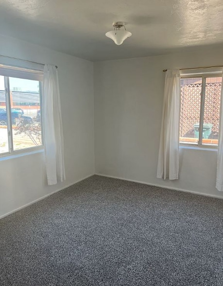 Building Photo - 2718 E 18th St