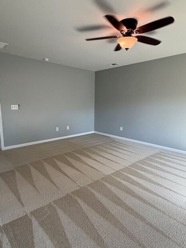 Building Photo - Beautiful 4BR Home in Shadow Moss – Available Now!