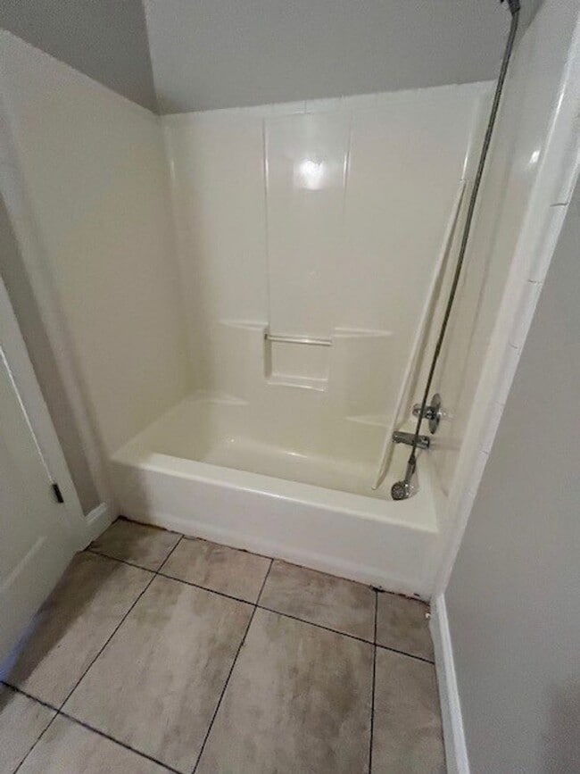 Building Photo - Charming 3-bedroom, 2-bathroom home located in the delightful community of Castle Hayne