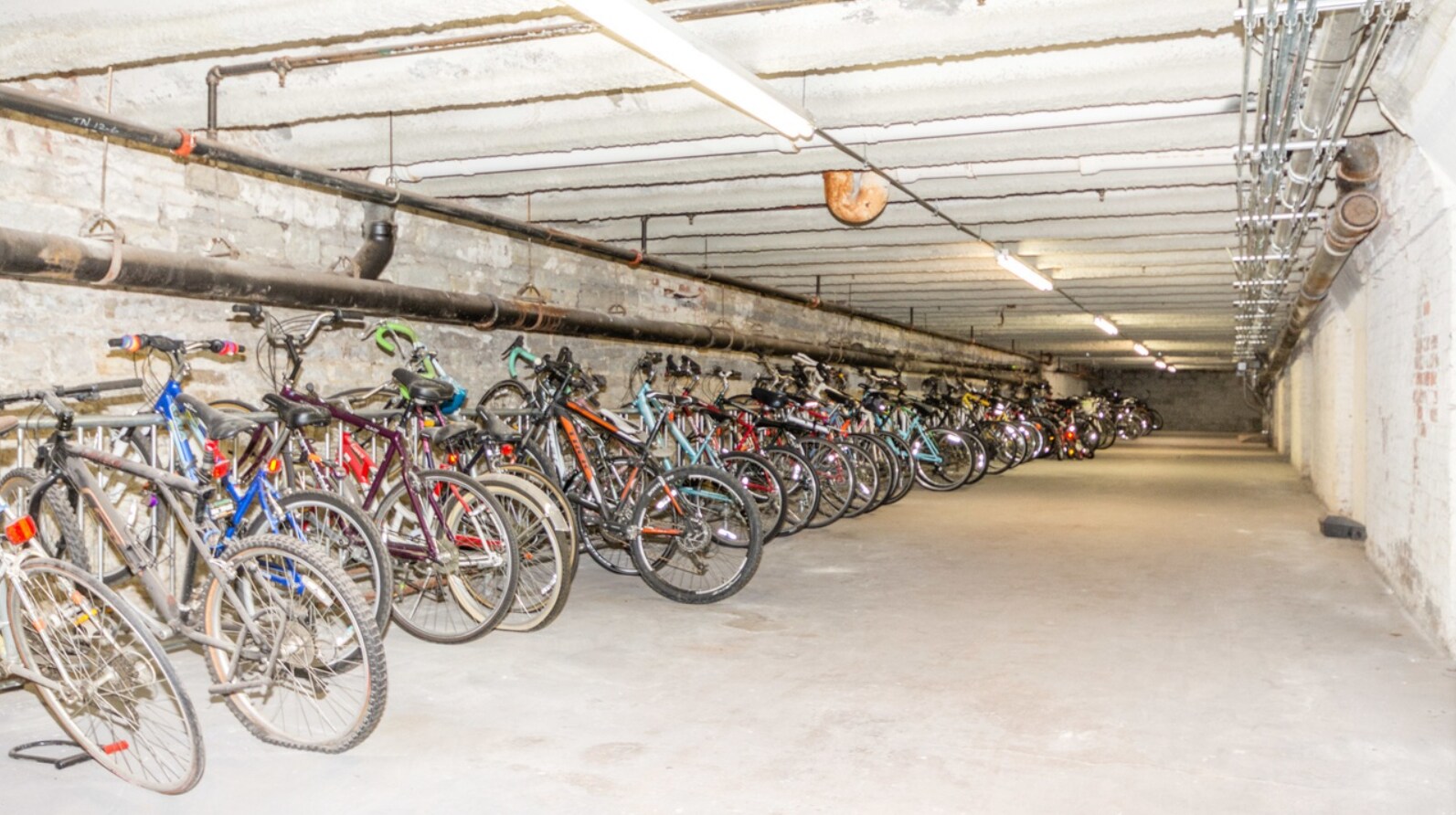 Building Photo - 500 S Clinton St