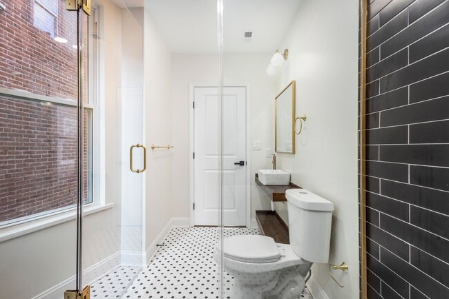 Building Photo - 1925 N 32nd St